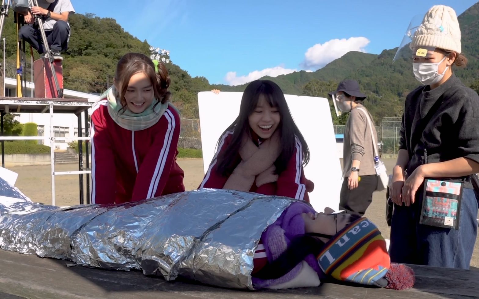 摇曳露营真人版第二季花絮1-户外保温大作战演示片段各物原抚子把大垣