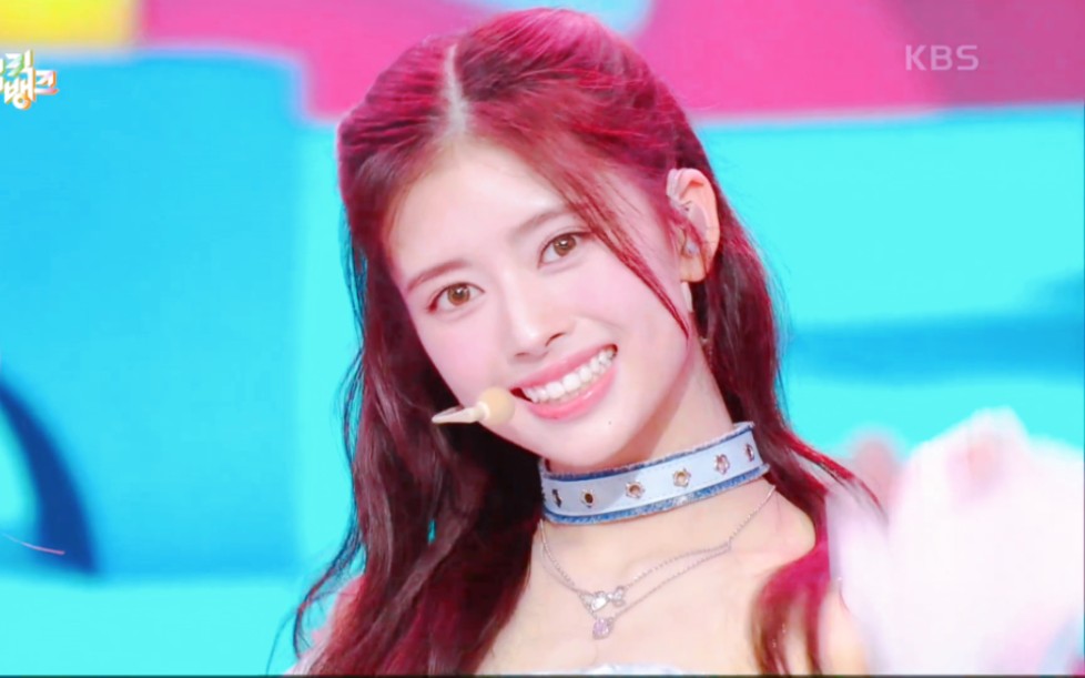 jyp日本女团韩国出道主打曲heartris首打歌舞台!