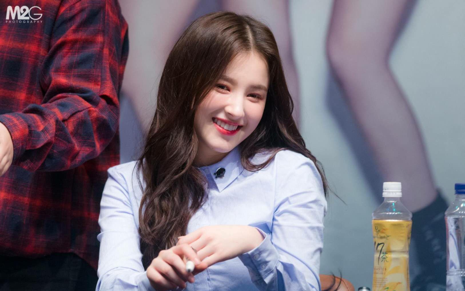 momoland  nancy baam fancam eye contact ver