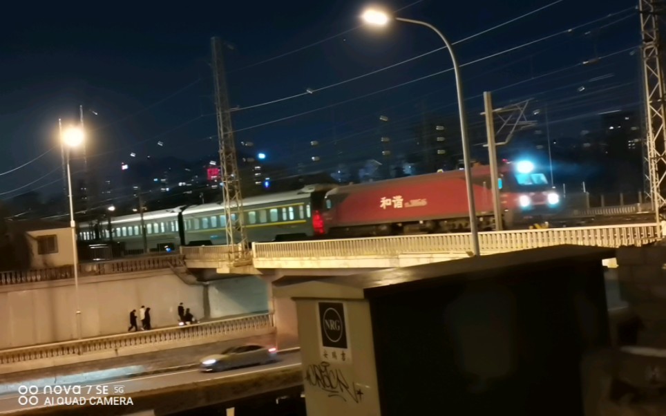 【中国铁路】西局王牌直特z19次出北京西站