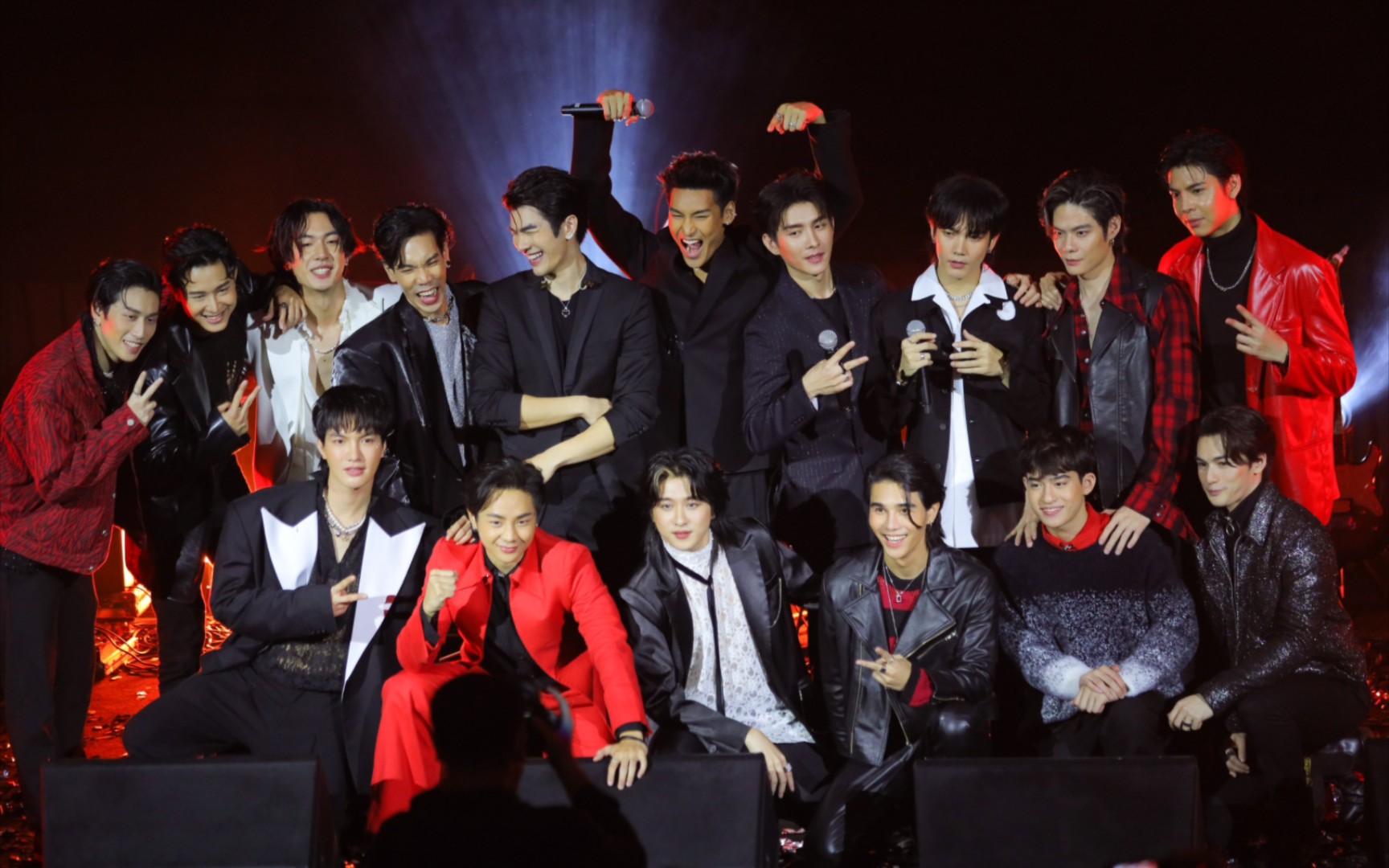 黑帮少爷爱上我67巡演mileapo美图以及cumulus乐队演出