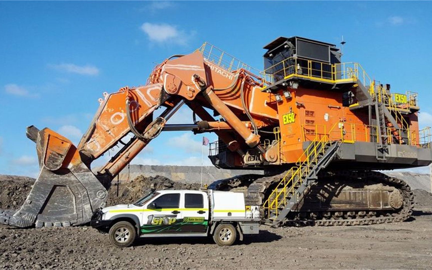 什么样的挖掘机加油一次要10来万,挖掘机ex8000-6系列你见过吗?