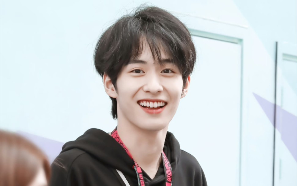 柠季最帅打工崽徐振轩再跳《少年之名》粉丝记得歌词他还记得舞蹈