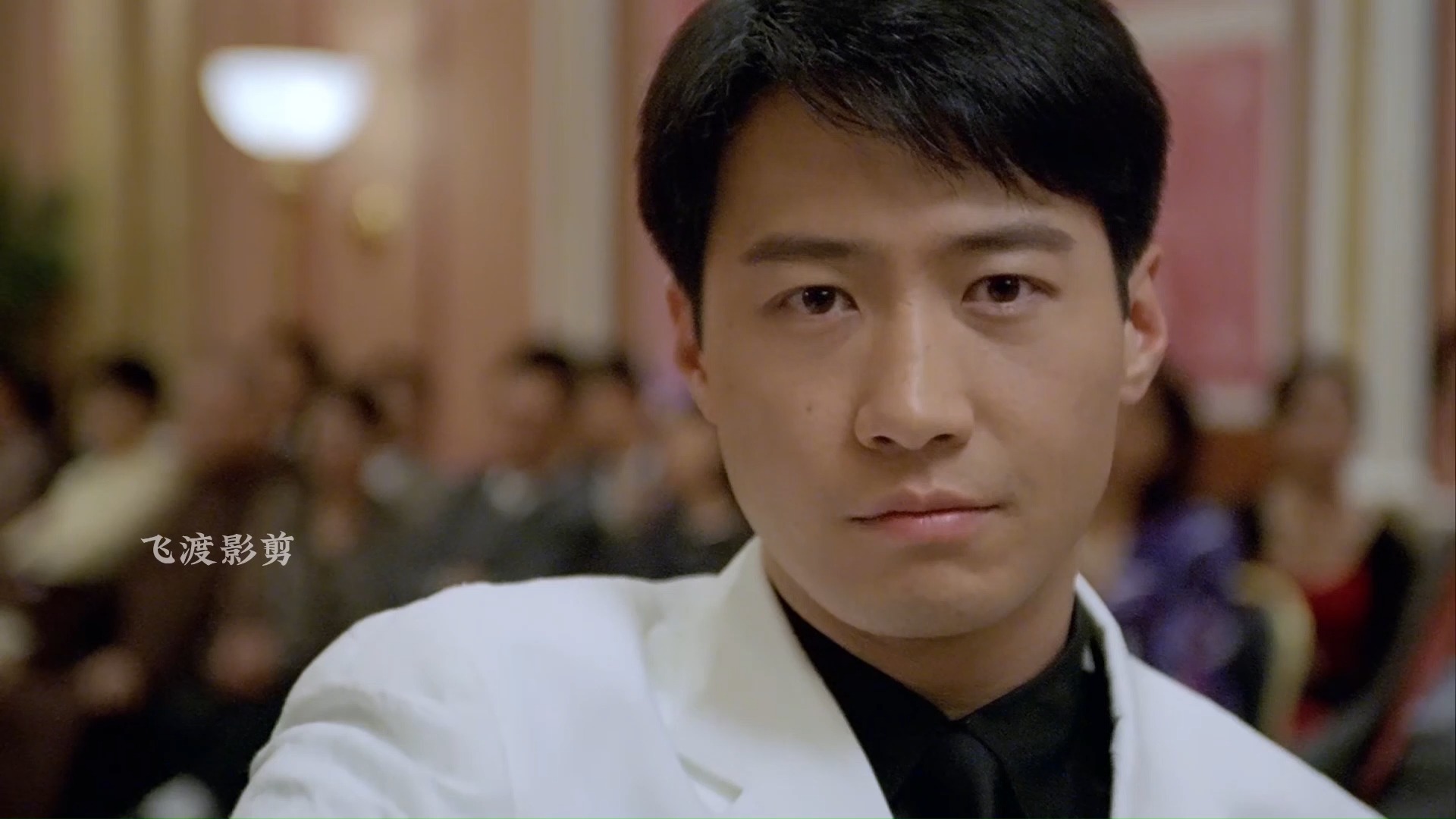 经典爽片《赌神3》:年轻赌神扮猪吃虎,一对8也敢狂押500万,唬得对手