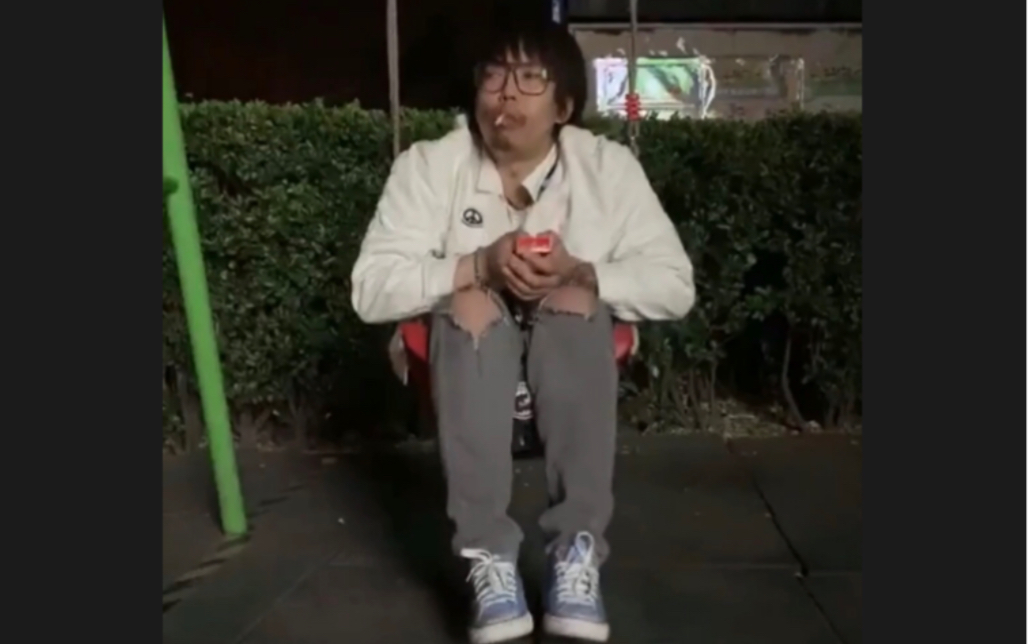 刺猬乐队主唱子健没有工作没有演出有的全是时间每天生无可恋的等待