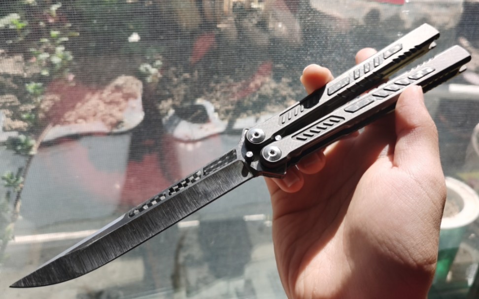 [balisong蝴蝶刀]maxace鹈鹕☆一把很好看的刀