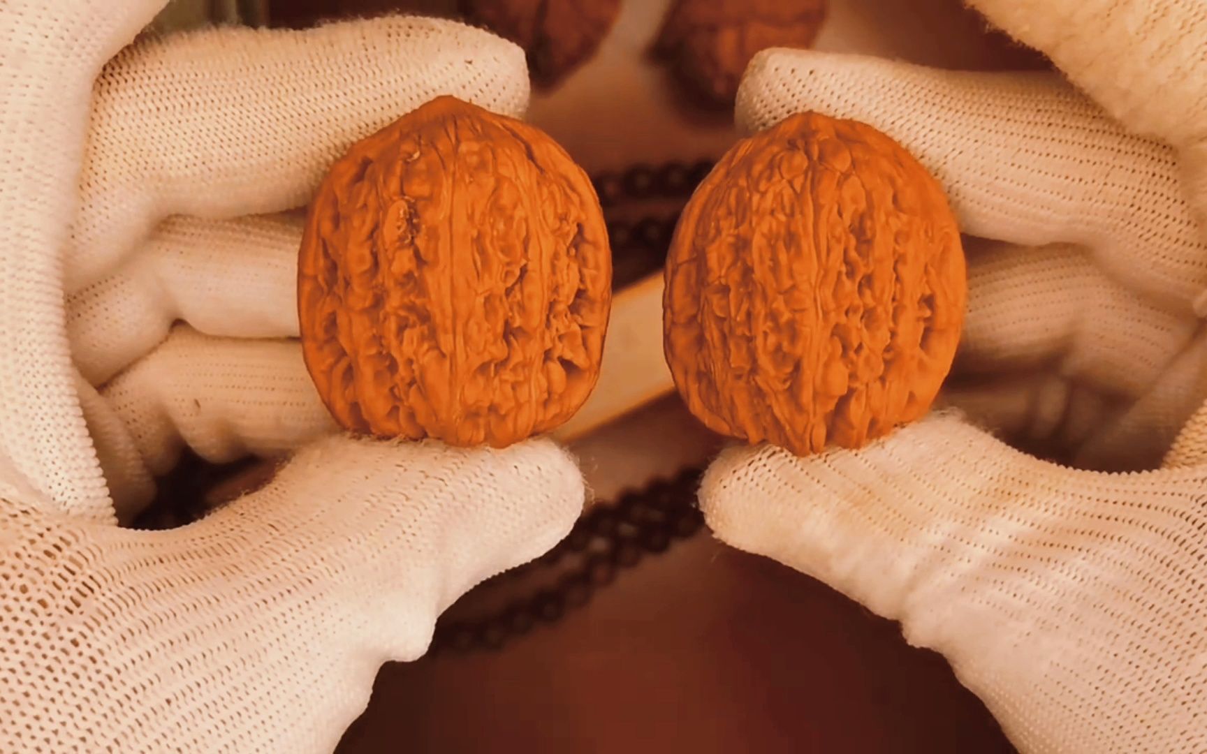 【文玩核桃】老树绣球一对