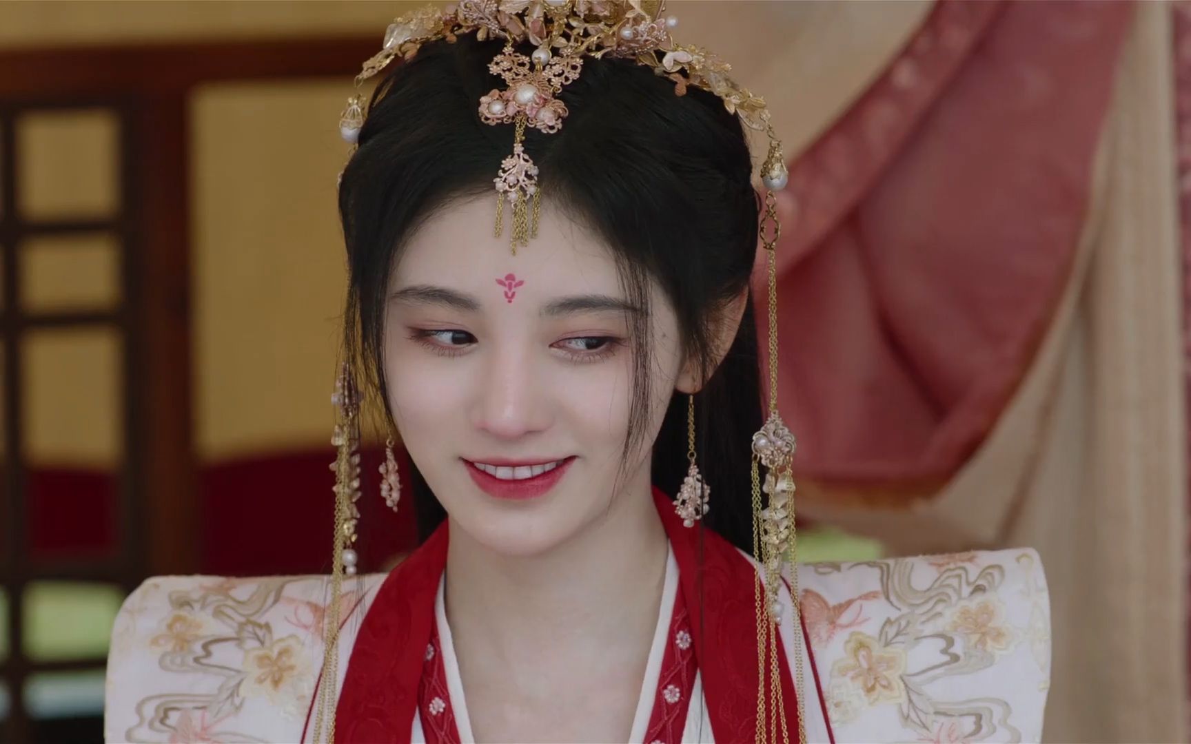 【四千年美女鞠婧祎】古风歌曲《惊鸿一面》配上鞠婧祎古装mv混剪,惊