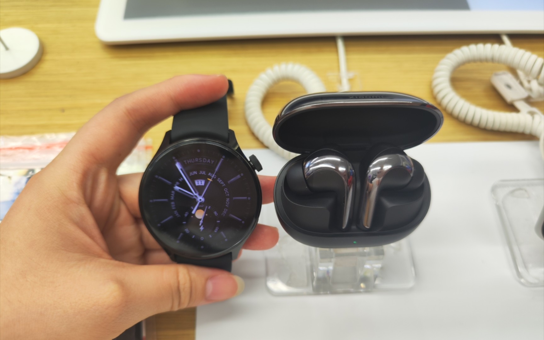小米buds 4pro耳机,1s pro手表开箱,智能穿戴开箱_哔哩哔哩_bilibili