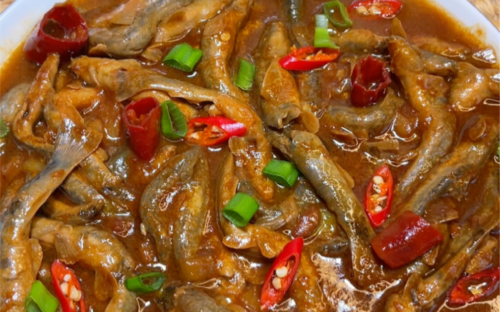 这个酱焖小鱼也太香了吧