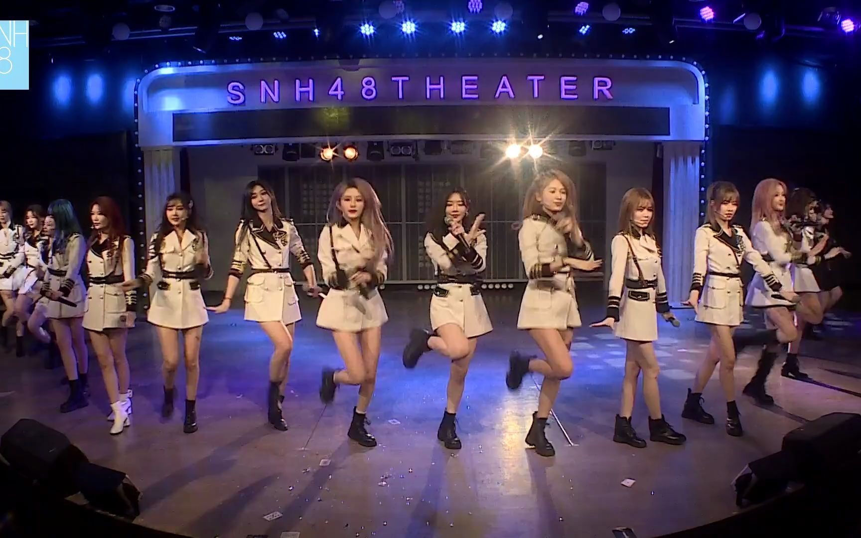 [图]【SNH48】安可曲《第一只兔子》，20211226TEAMNII《羽化成蝶》公演