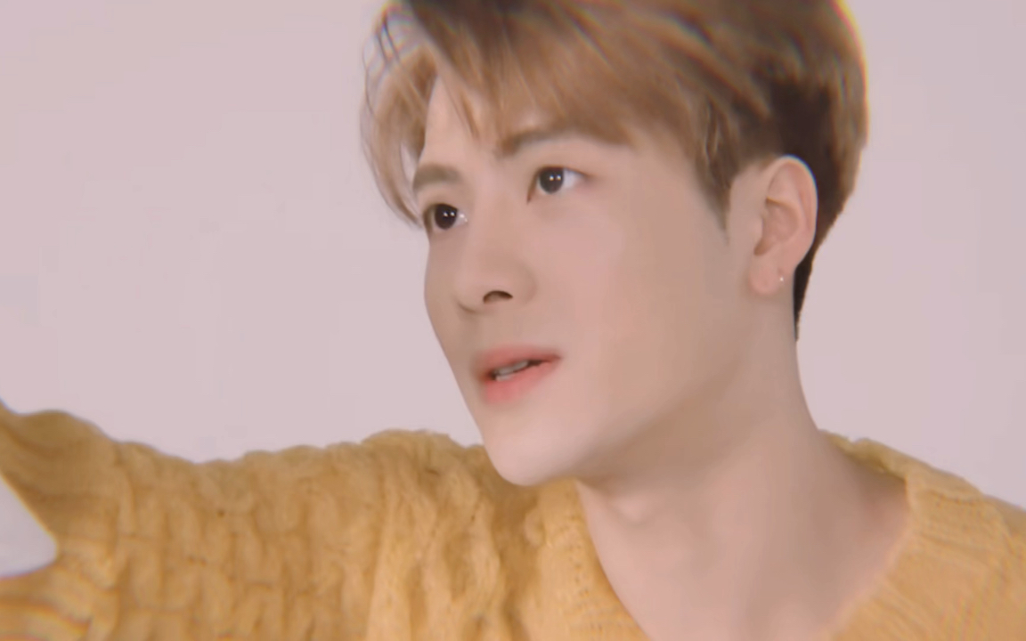 王嘉尔韩国芭莎造型里最爱的一套最后的嘟嘴好可爱