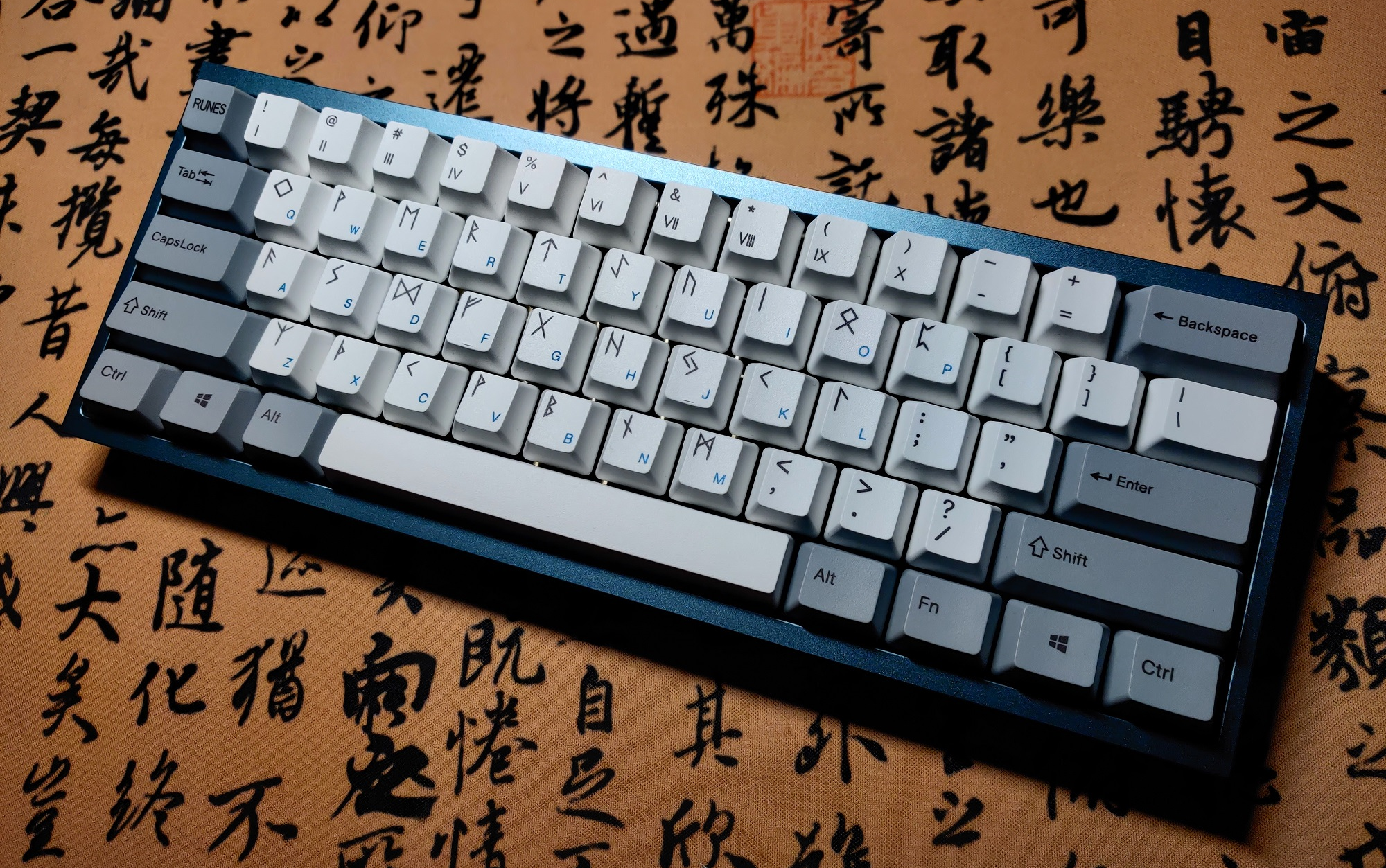 打字音kbdtofu60蒂芙尼v2轴体阿米洛卢恩文键帽打字音