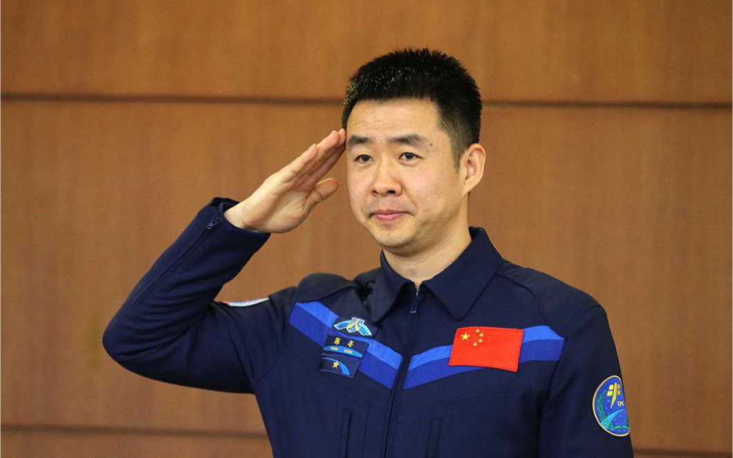 陈冬成功的粉上叔叔了