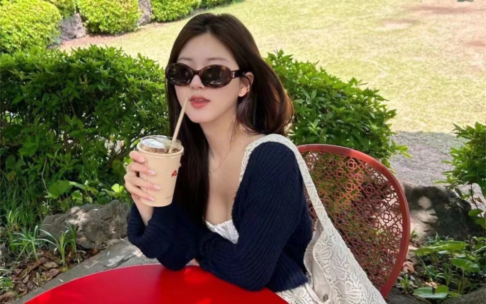 赵露思#celine#凯旋门墨镜 ,玳瑁色上脸真滴好显白,时尚百搭,不挑