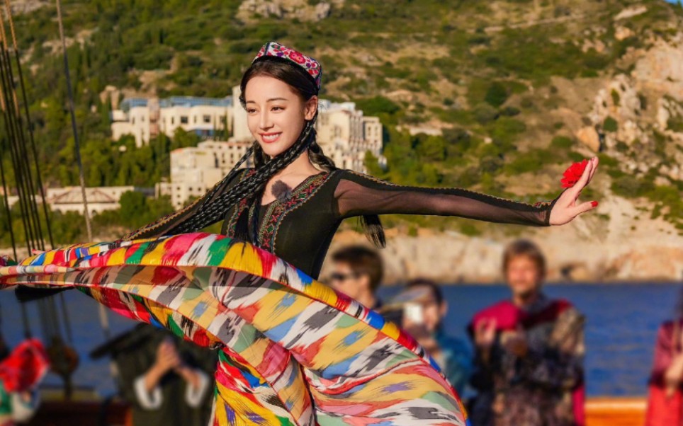 【热巴完整版舞蹈】跳舞的巴巴是最美的.