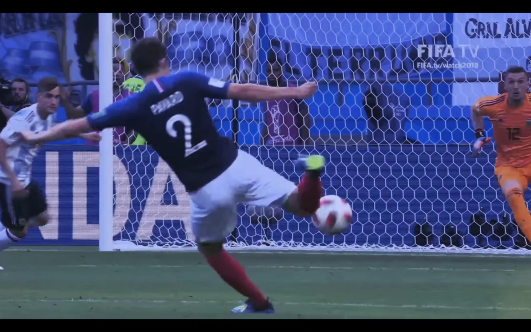 2018世界杯帕瓦尔凌空抽射世界波