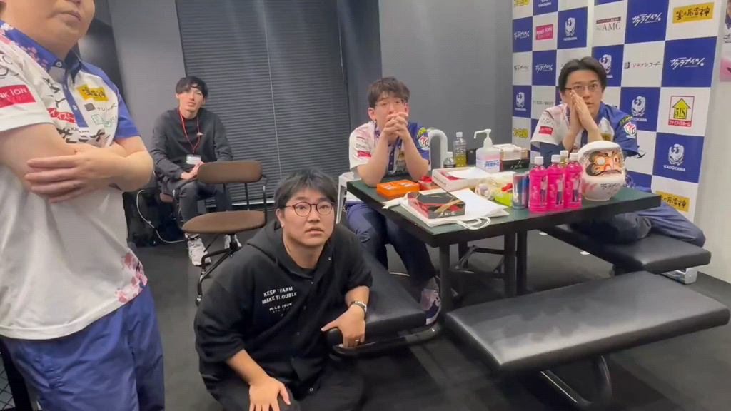 【樱花骑士团reaction】冈田大人艰难对局中取得top瞬间的控室