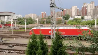 T246次列车的本务机车HXD1D0011武局南段通过