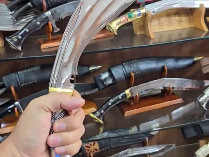 白铜雕花尼泊尔军刀当季新款纯手工制作