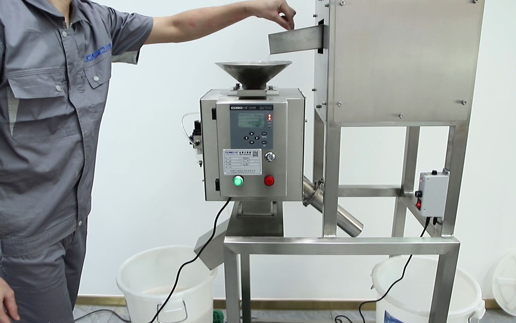 塑料金属分离器|振动喂料金属分离器|水口料金属分离器|回收粉碎塑料