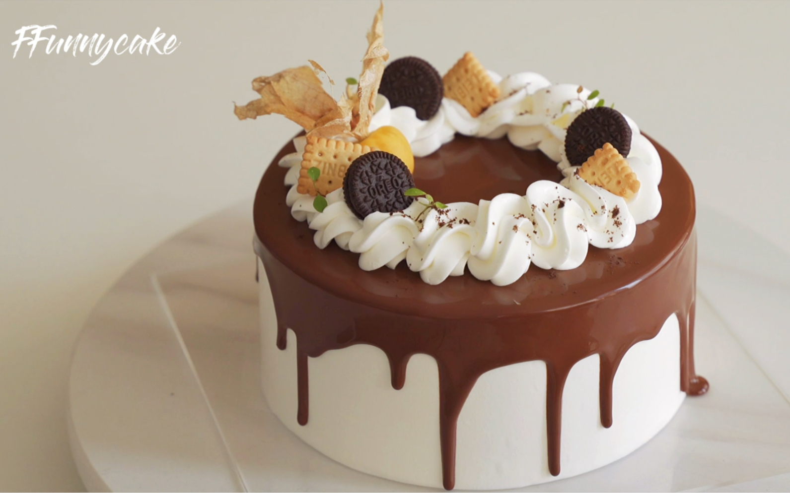 小卢分享 | 常用巧克力甘纳许淋面 & 裱花示范