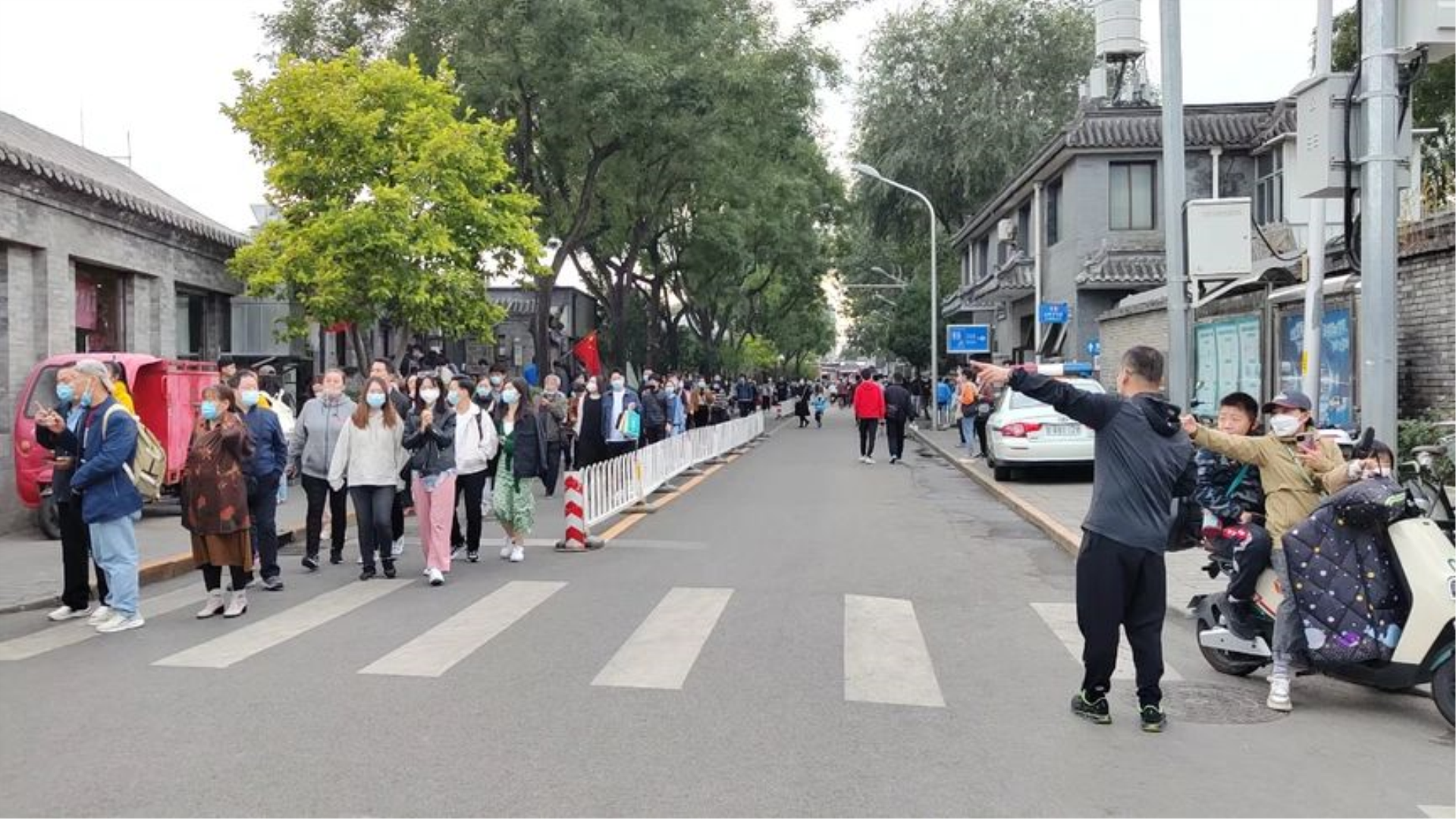 [图]10月5号，北京恭王府门前发生这样的事儿，有点想不到