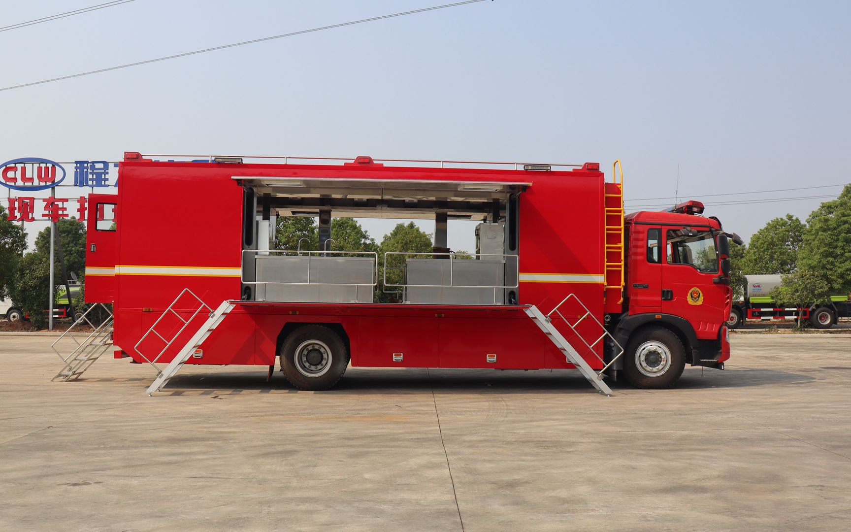 重汽豪沃应急炊事车