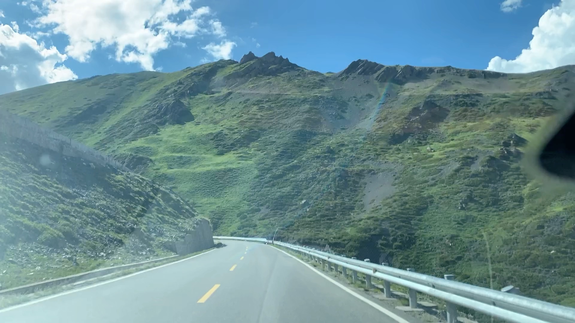 6月11日独库公路中段唐布拉草原到那拉提草原