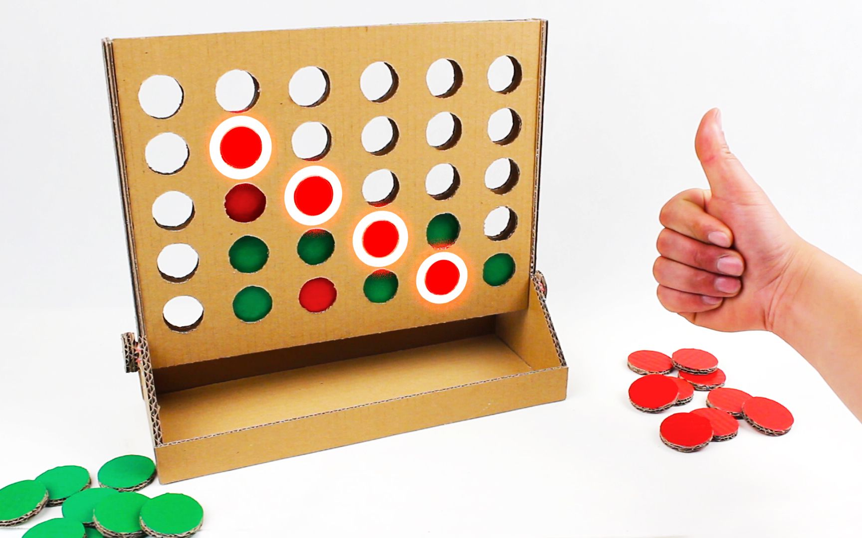 【手工制作】如何用纸壳制作一个4连棋游戏,非常有趣的益智游戏