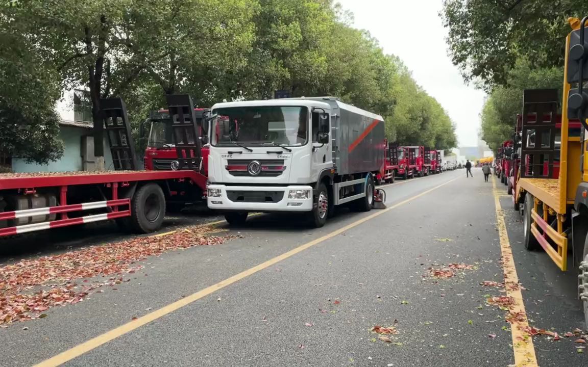 [图]干湿两用扫路车 干湿两用路面清扫车