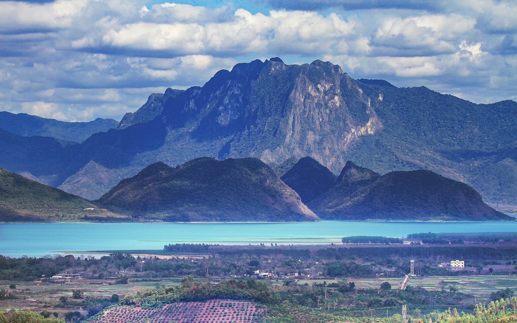 东方大广坝旅游风景区图片