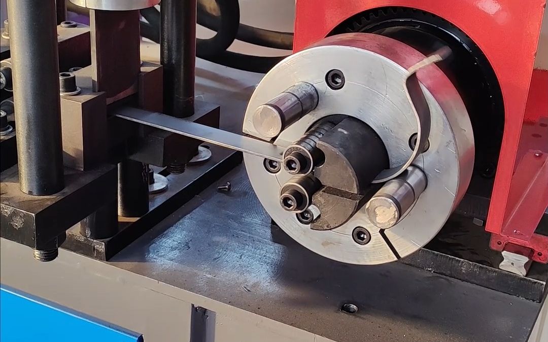 扁铁抱箍一体机,冲孔调直扁铁抱箍机