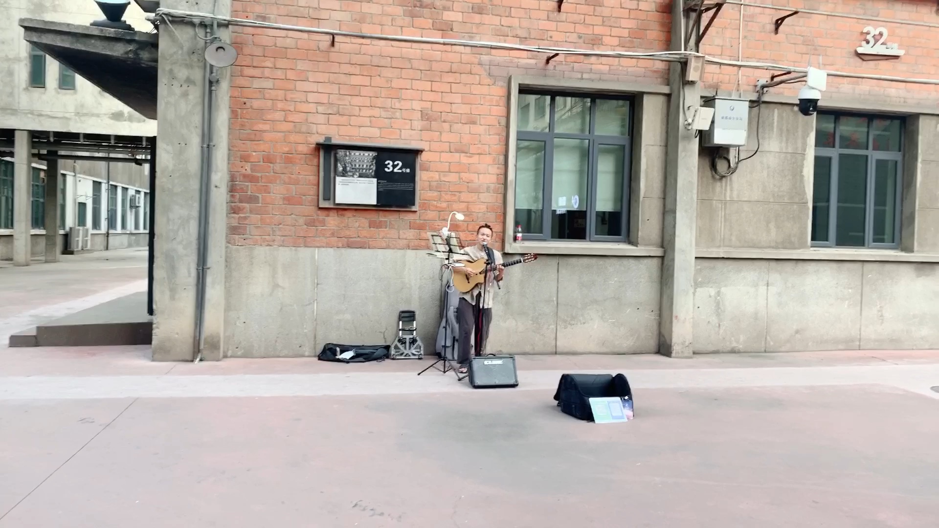 街头艺人小高专程来了小高正好开始