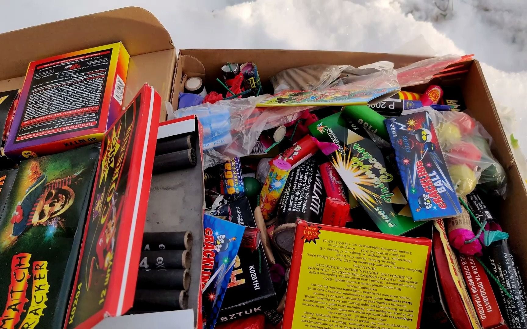 雪地放鞭炮- tnt fox