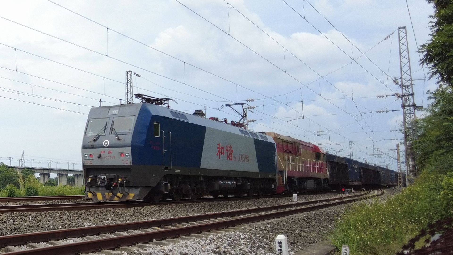 湘桂线金鸡村站拍hxd1c附挂东风7g