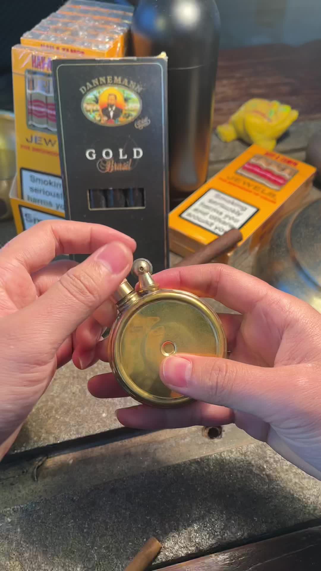 名爵喷火龙打火机,一个会火拳的打火机#名爵打火机