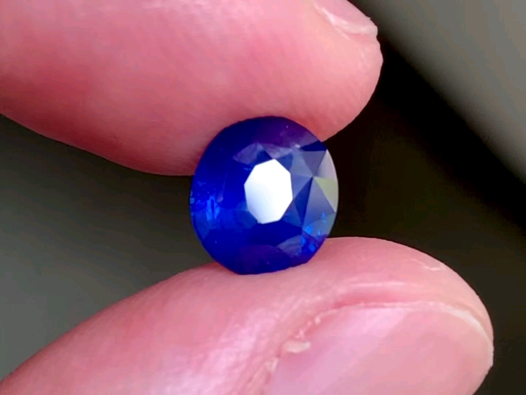 15克拉 天然斯里兰卡 皇家蓝 蓝宝石 7.4*8.