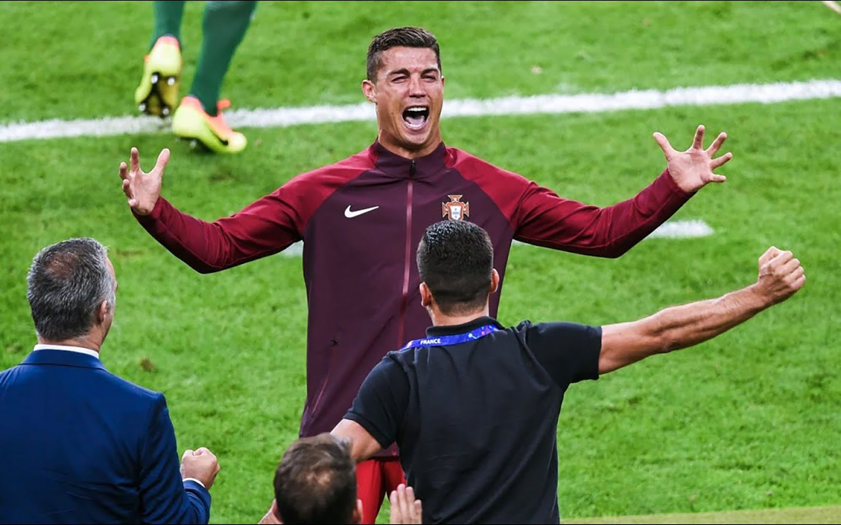 c罗名场面,2016年欧洲杯,强送葡萄牙登上冠军宝座_哔哩哔哩_bilibili