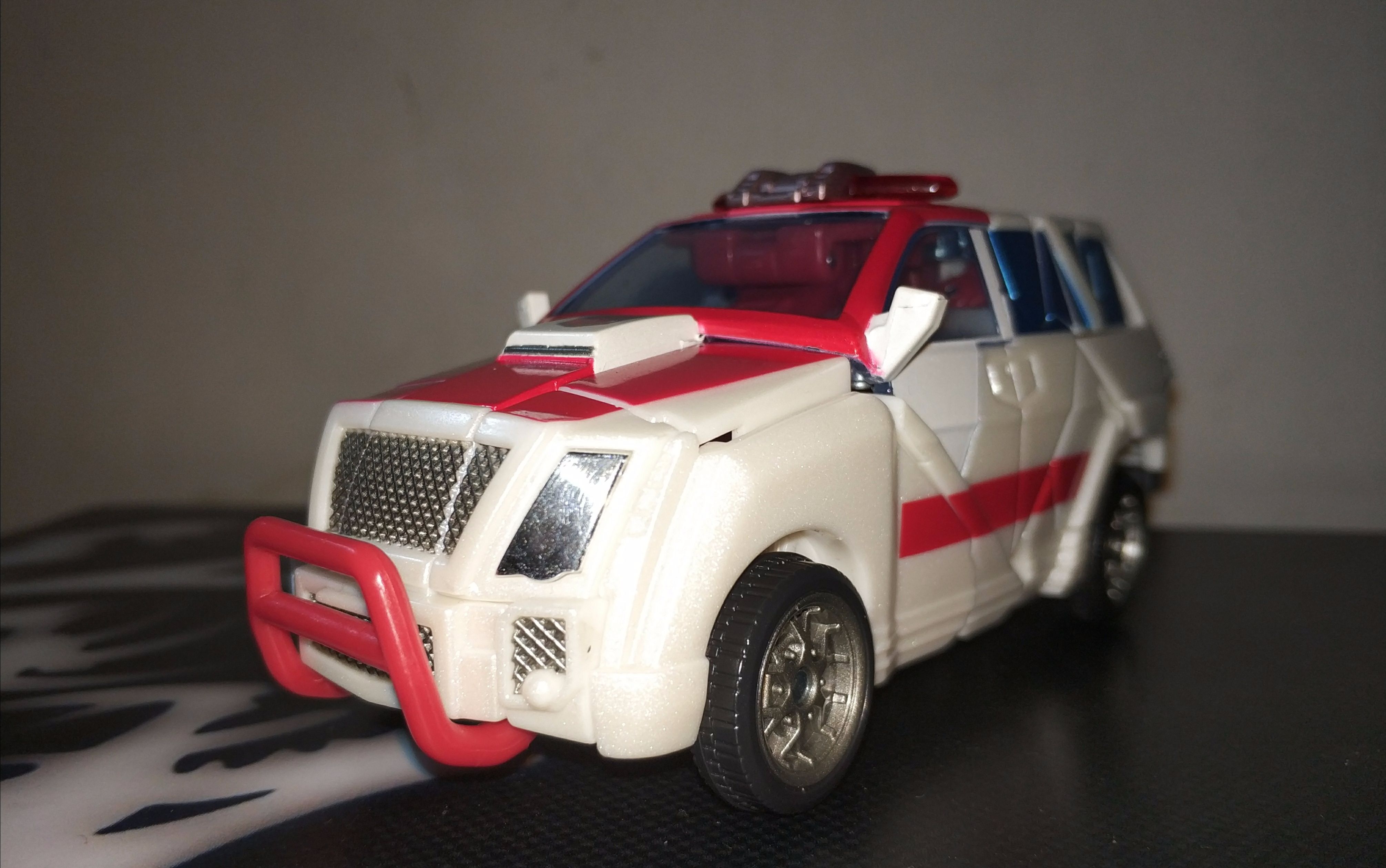 变形金刚经典系列博派战士套救护车