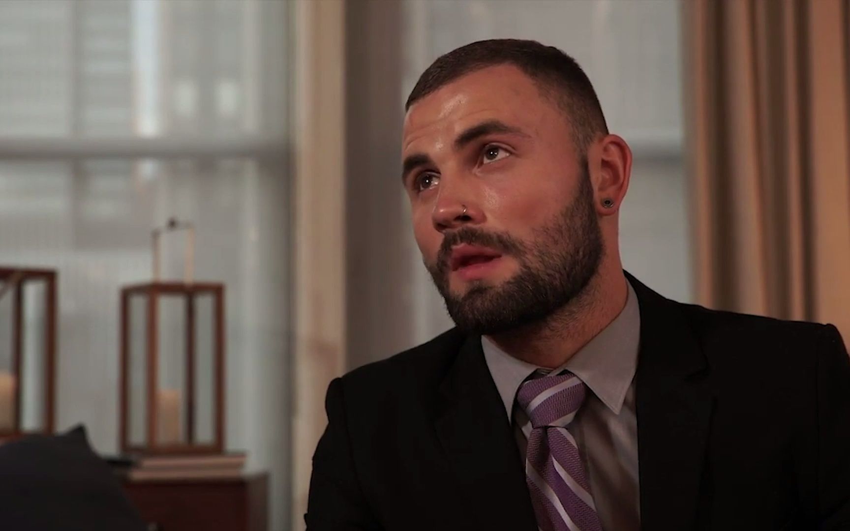 【正装三人行】圆寸络腮胡的成熟大叔