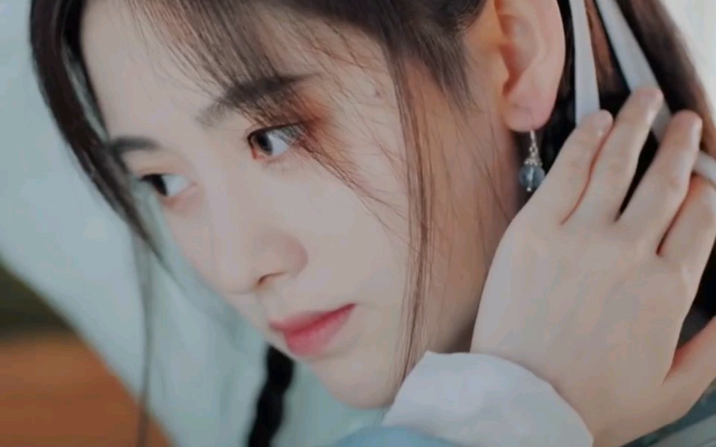 【鞠婧祎】芙蓉不及美人妆 水殿风来珠翠香