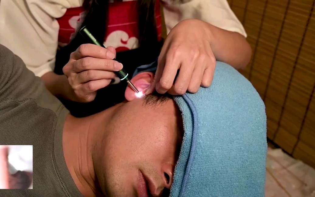 日本采耳店享受小姐姐的细致服务