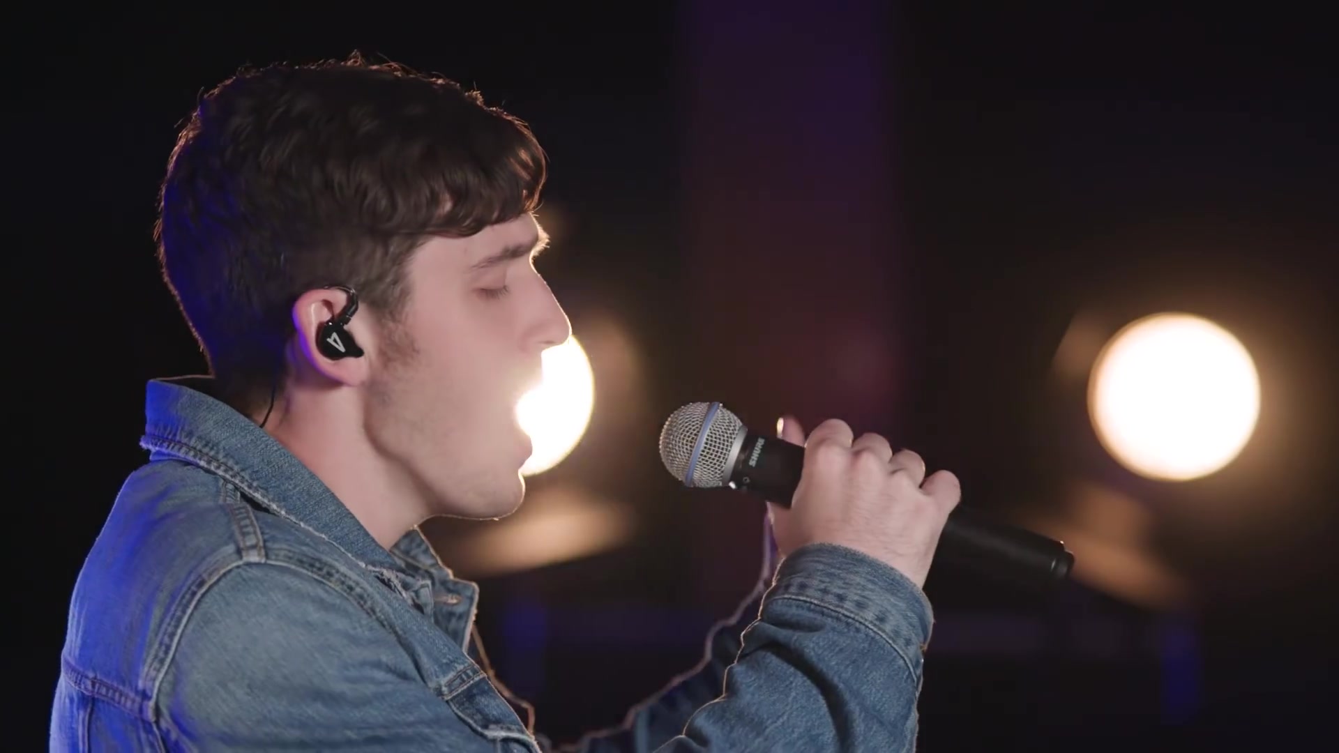 lauvilikemebetterliveonthehondastageatiheartradioaustin