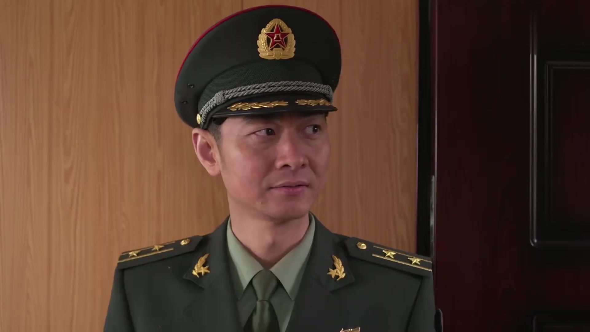 陆军一号:营长夫人到了,没想到一下来了两个,营长当场愣住了_哔哩哔哩