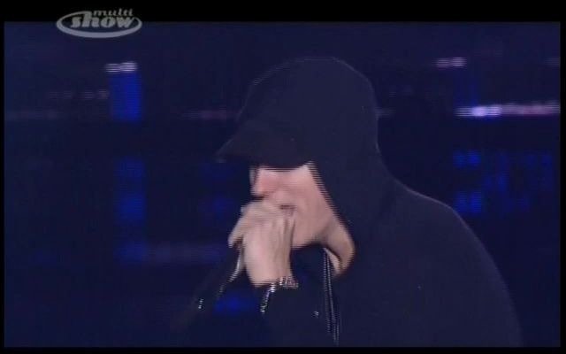 Eminem姆爷有史以来最帅现场 阿姆巅峰颜值最帅卫衣帽子王八步F1 Rocks Multishow Eminem 三首热单Not afaird哔哩哔哩bilibili