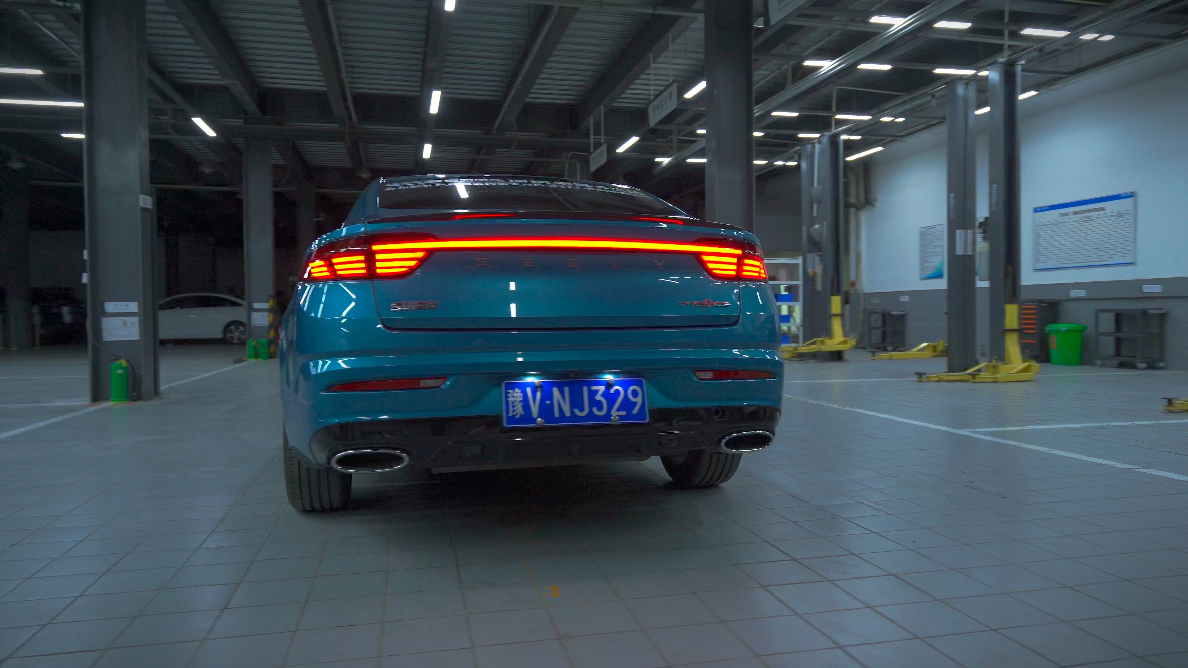 星瑞魔改激光大灯,新款出厂自带贯穿尾灯奥