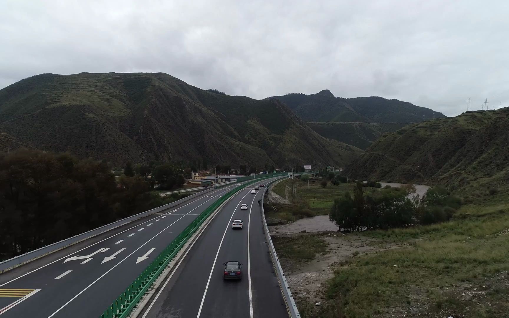 【高清航拍】绝美风景休闲放松影片--西北田野公路