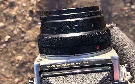 1500元的勃朗尼卡etr取景器的世界中画幅胶卷相机bronica