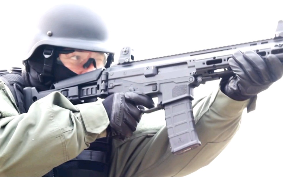 雷明顿acr步枪全自动射击